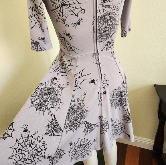 Unique Vintage Stephanie Spiderweb Dress - Picture 6 of 6